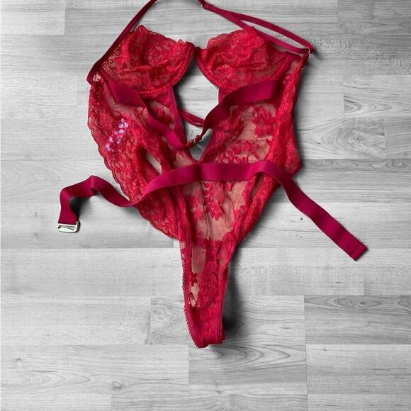 Mapale Red Lace Bodysuit Size Small Medium - Picture 2 of 5